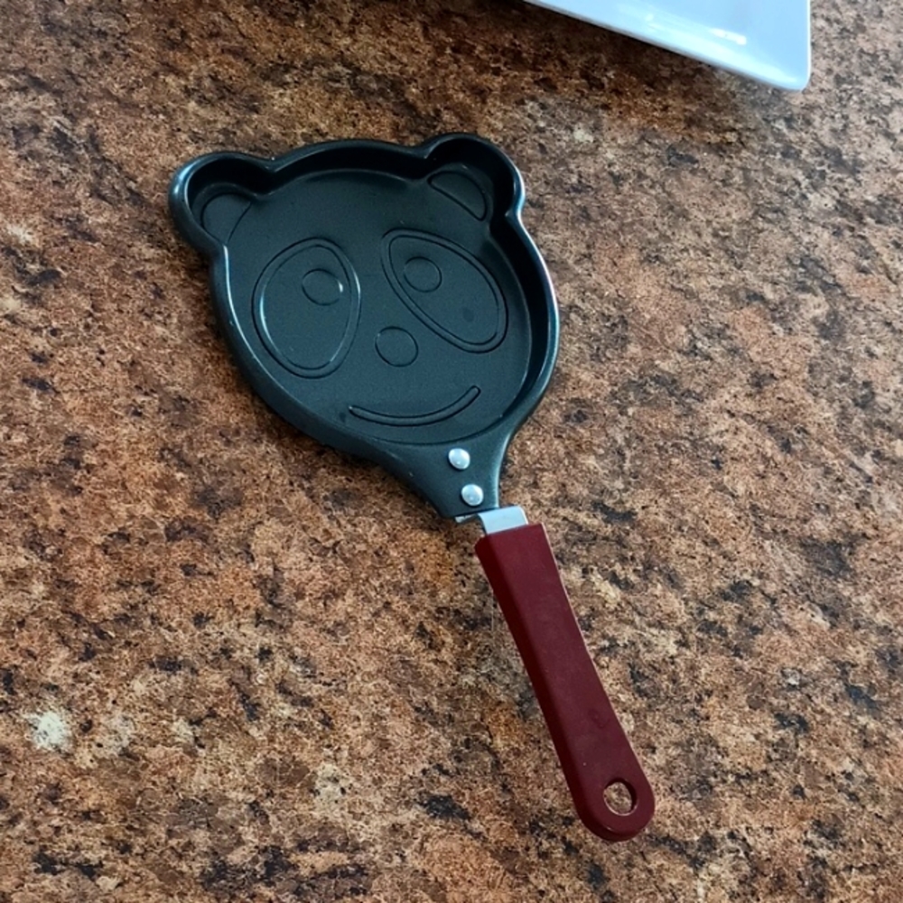 Panda Edge Mini Non-Stick Pattern Egg Frying Pan Cute Omelette Cooking Pan - Picture 3 of 7